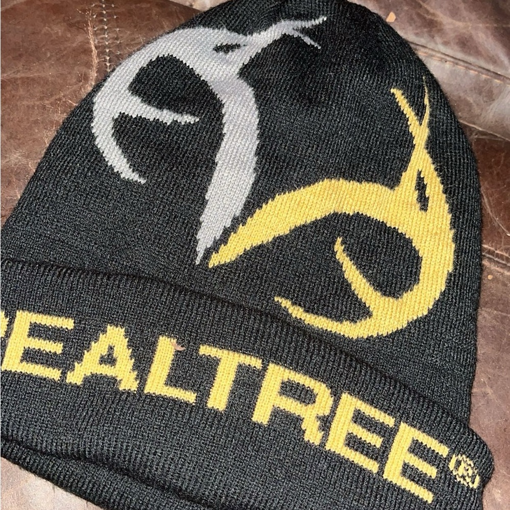 Realtree Black and Gold Logo Beanie